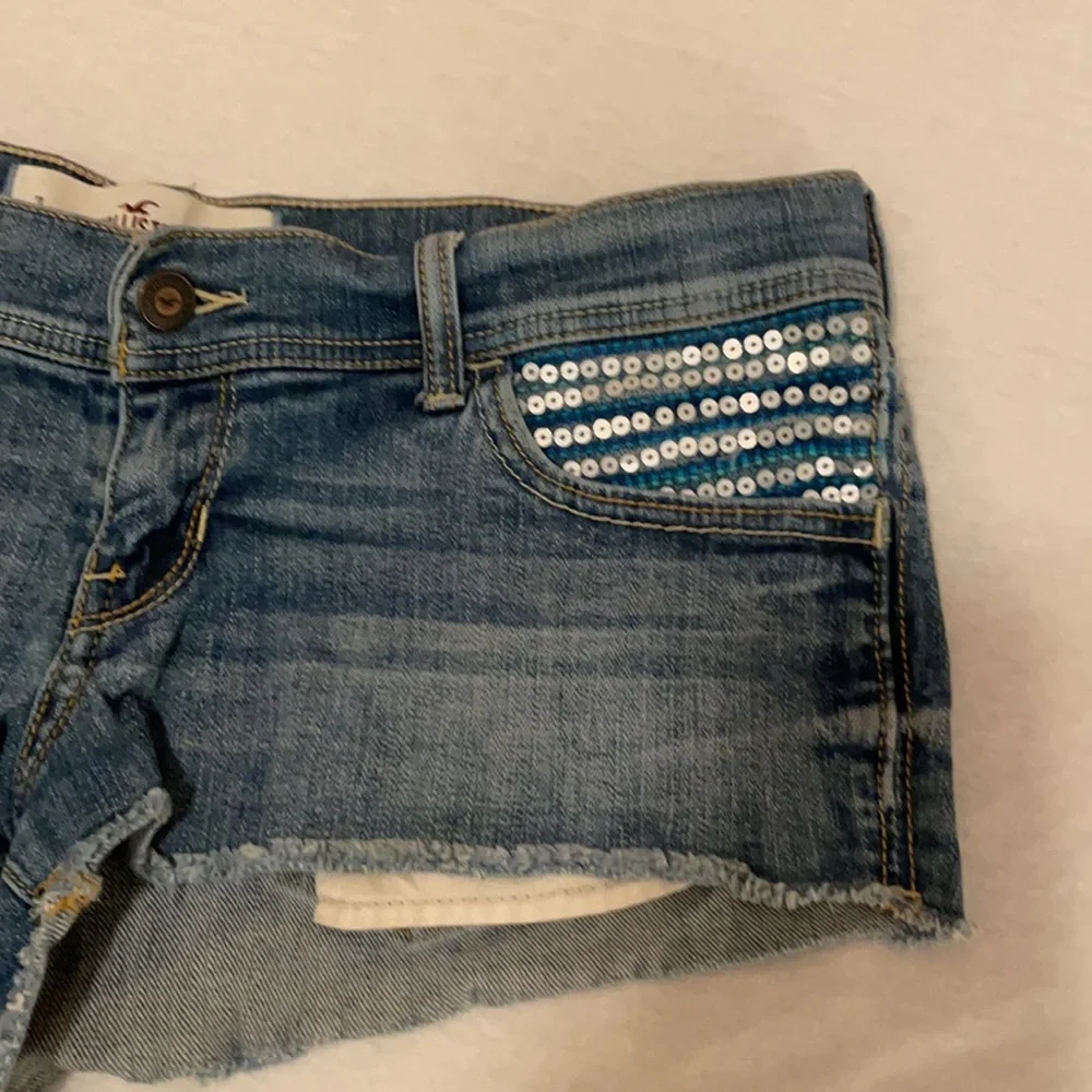 Vintage Women’s jean shorts - Picture 3 of 5